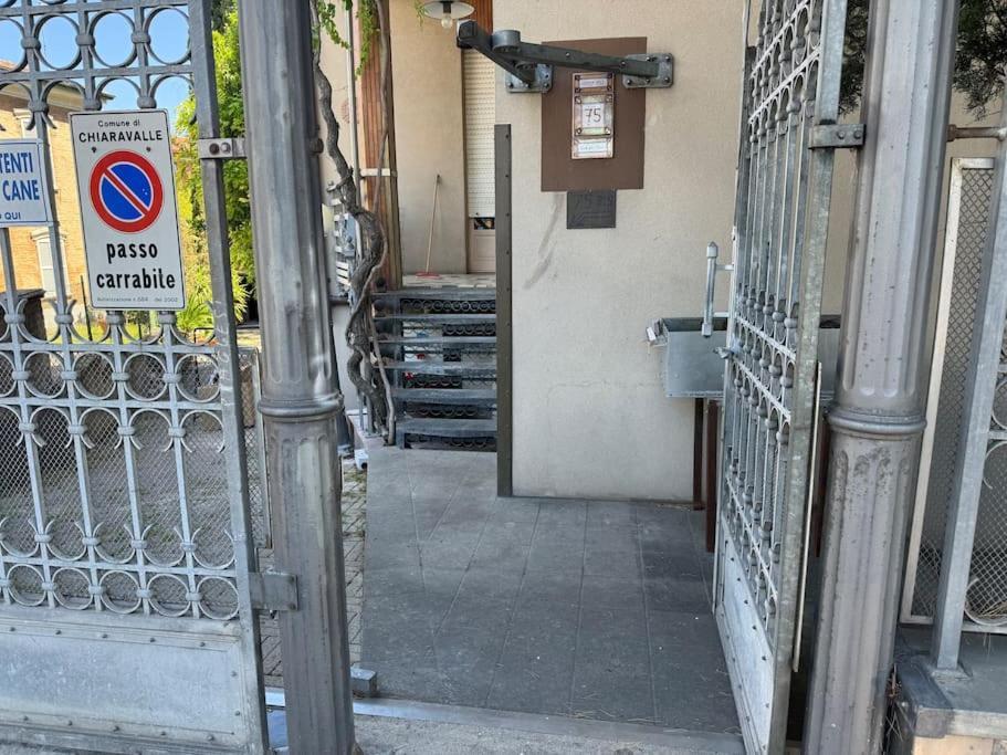Casa Nel Verde - 4 Posti Letto Lejlighed Chiaravalle Marche Eksteriør billede